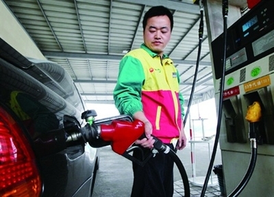 山東公布成品油價(jià)格 國四汽油每升多掏兩毛多_山東財(cái)經(jīng)_大眾網(wǎng)